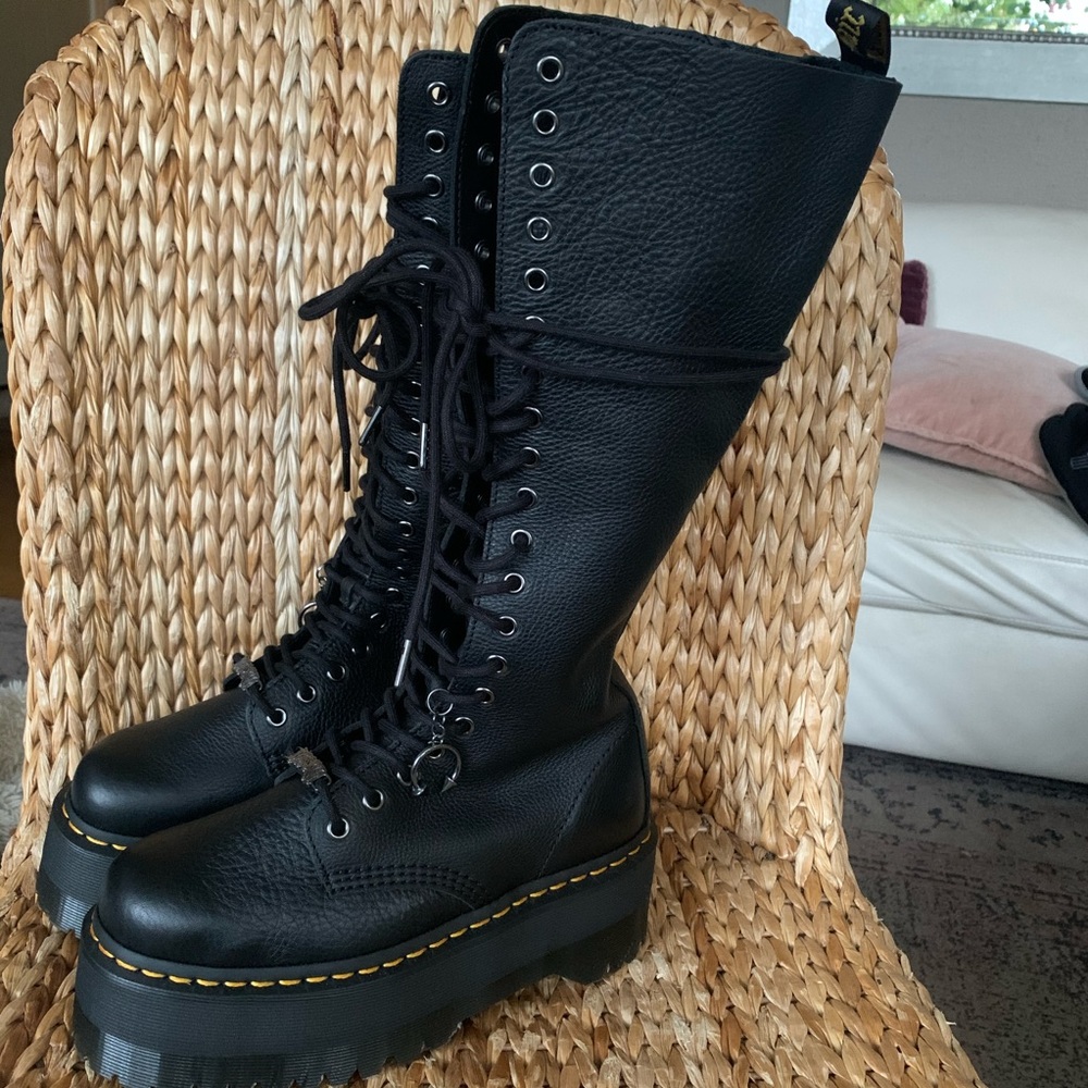 Dr. Martens x Dolls Kill Jadon 1B60 Boots - Picture 4 of 10